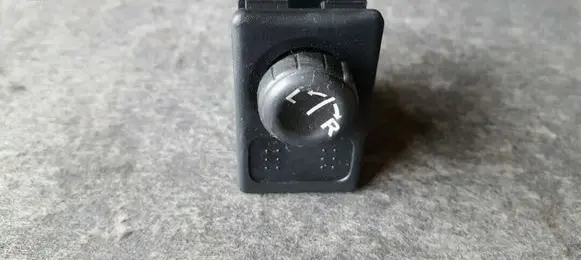Nissan Primera Wing mirror switch