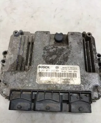 Nissan Primera Engine control unit/module 0281011237 8200305678 8200284704