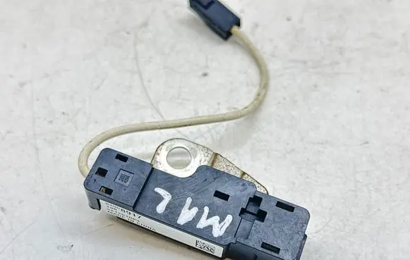 Chevrolet Malibu Aerial antenna amplifier 84058917