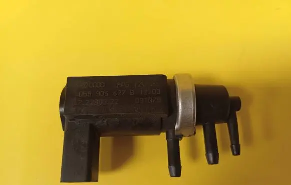 Audi A6 S6 C5 4B Turbo solenoid valve 059906627B