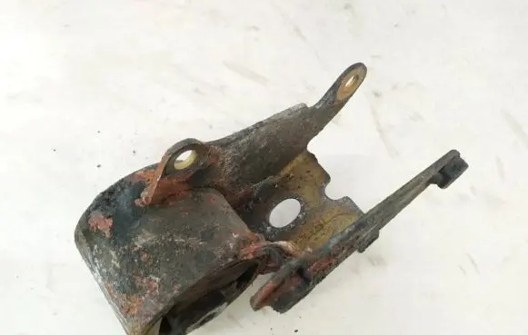 Volkswagen Golf II Engine mount bracket