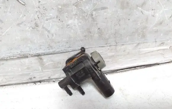 Volkswagen Transporter - Caravelle T5 Vacuum valve 1K0906283A