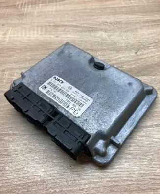 Opel Zafira A Engine control unit/module ECU 24417169 0281010268Main