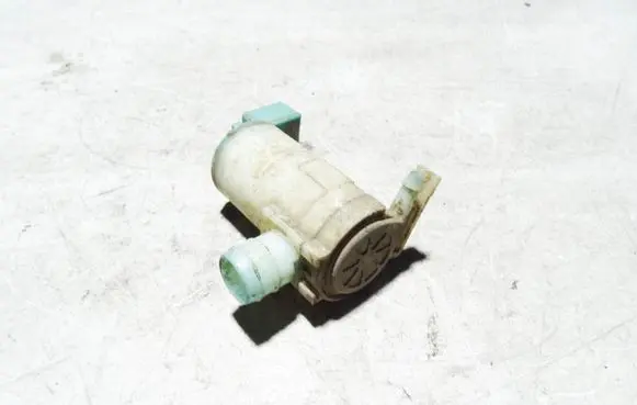 Nissan X-Trail T30 Windscreen/windshield washer pump 2224616A