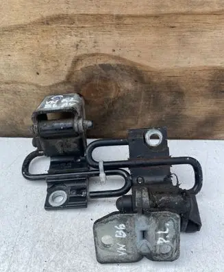 Volkswagen PASSAT B6 Rear door hinge set 3C9833412