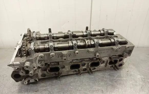 Mercedes-Benz C W203 Engine head R651016