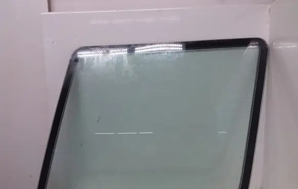 Land Rover Discovery Rear side window