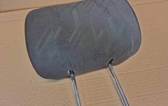 Mercedes-Benz E W210 Front seat headrest 