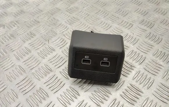 Renault Zoe USB socket connector 280230033R