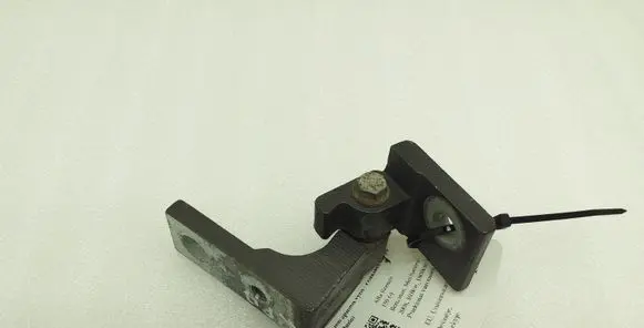 Alfa Romeo 159 Front door lower hinge B986