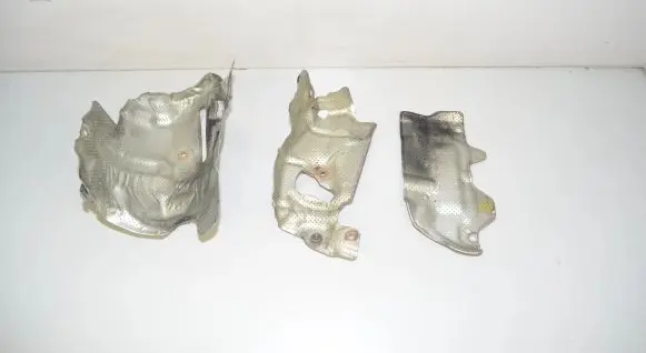 BMW 1 F40 Heat shield in engine bay 8585807 11658585807 8585808