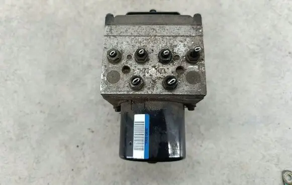 Volkswagen PASSAT B6 ABS Pump