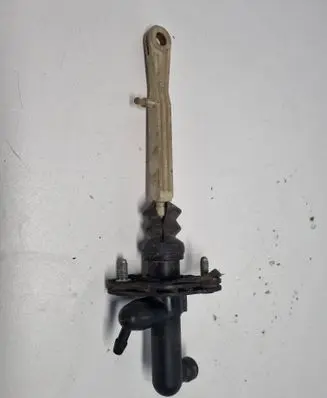 Volvo XC70 Clutch master cylinder 30713420