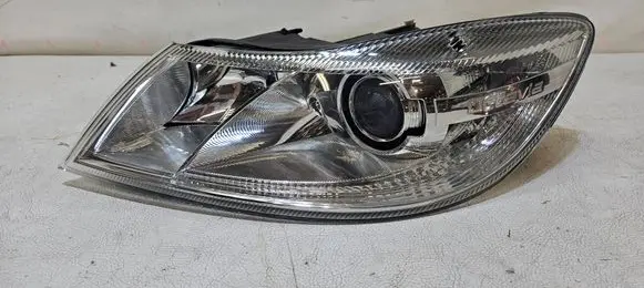 Skoda Octavia Mk2 (1Z) Headlight/headlamp 1Z1941015G