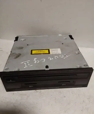 Volkswagen Touareg II Navigation unit CD/DVD player 7P6035664B