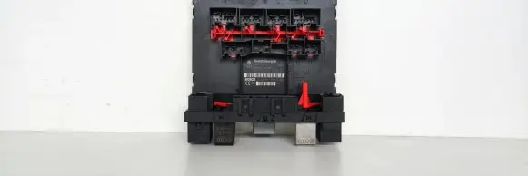 Audi A3 S3 8P Comfort/convenience module 8P0907279E F005V00518 H43S1201