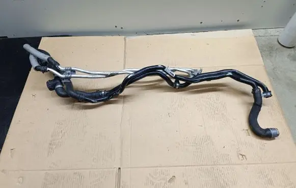 Mercedes-Benz C AMG W205 Gearbox oil cooler pipe/hose A2535014301 A0005001600 A0005001500