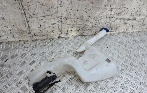 Windshield washer fluid reservoir/tank