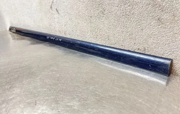 Opel Vectra B Front door trim (molding) 90586905