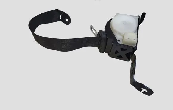 Opel Insignia A Rear seatbelt 13288436 02032011 045819