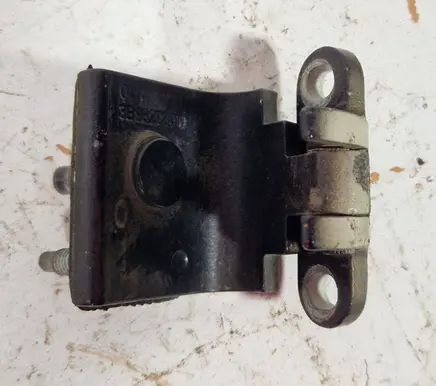 Volkswagen PASSAT B5 Tailgate/trunk/boot hinge 3B9827301D