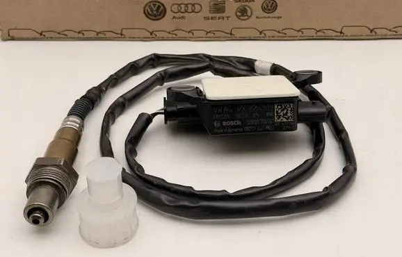 Volkswagen Tiguan Lambda probe sensor 05L906261B 0281007700 0281007701