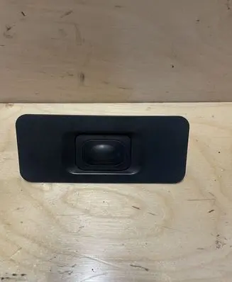 Tailgate opening switch