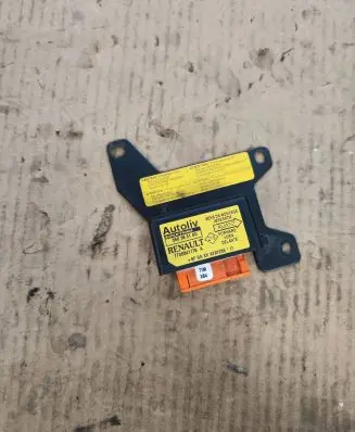 Renault Megane I Airbag control unit/module 7700841176A 550383100