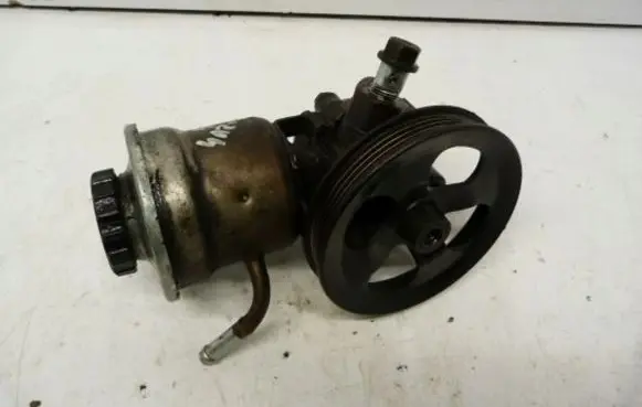 Toyota Yaris Power steering pump