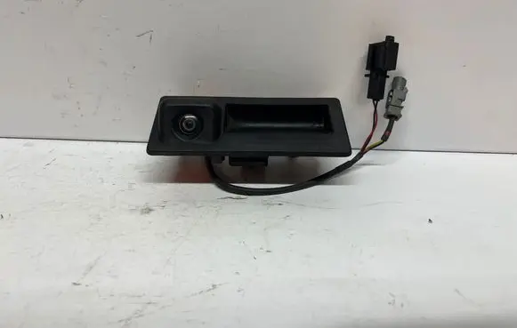 Volkswagen PASSAT B6 Tailgate handle with camera 5N0827566D