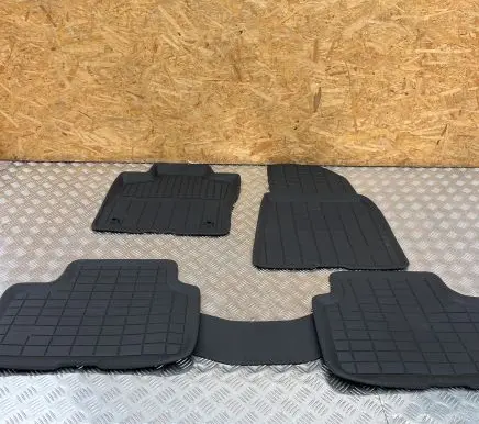 Volvo XC40 Car floor mat set 32357811