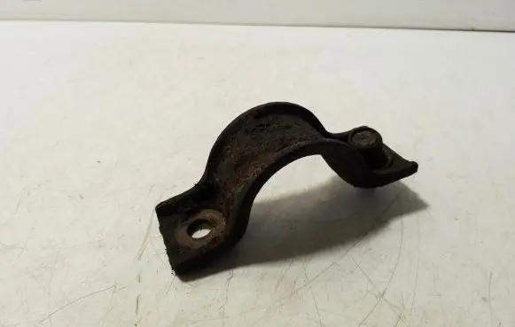 Mitsubishi Pajero Sway bar bush bracket, front 