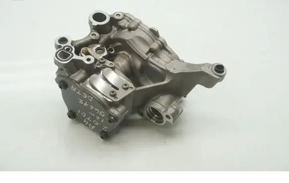 Audi A4 S4 B9 Oil pump 04L145208AA