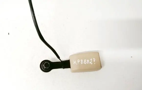 Nissan Quest Front seatbelt buckle