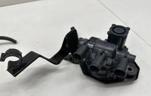 Toyota RAV 4 (XA50) Electric auxiliary coolant/water pump 1137401600