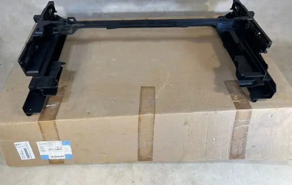 Radiator mount bracket