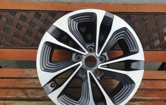 Renault Megane IV R17 alloy rim 