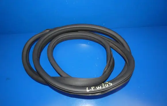 Mercedes-Benz C W205 Front door rubber seal 