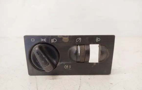 Volkswagen Golf III Light switch 1H6941333B