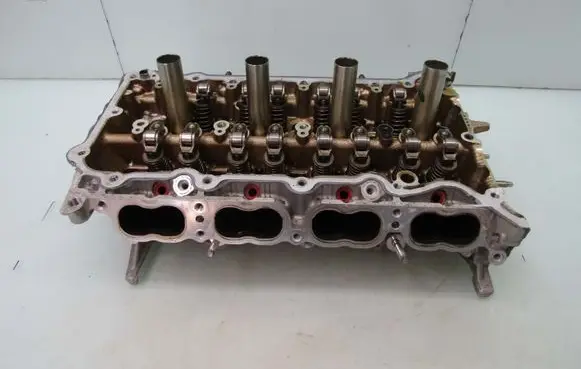 Lexus IS III XE30 Engine head 