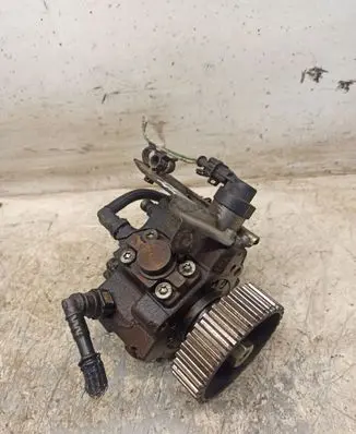 Citroen C4 I Fuel injection high pressure pump 0445010102 9656300380