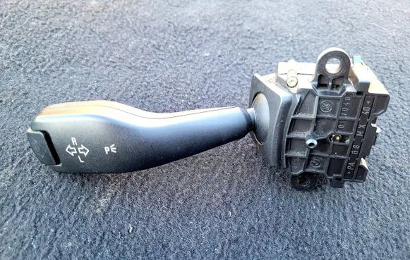 BMW 3 E46 Indicator stalk 8363668M 0110401025