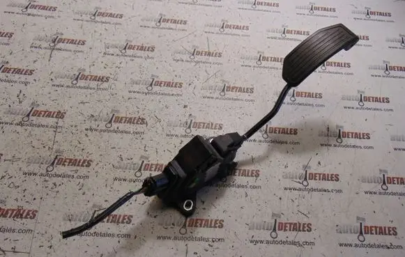 Toyota Avensis T270 Accelerator throttle pedal 7811005021