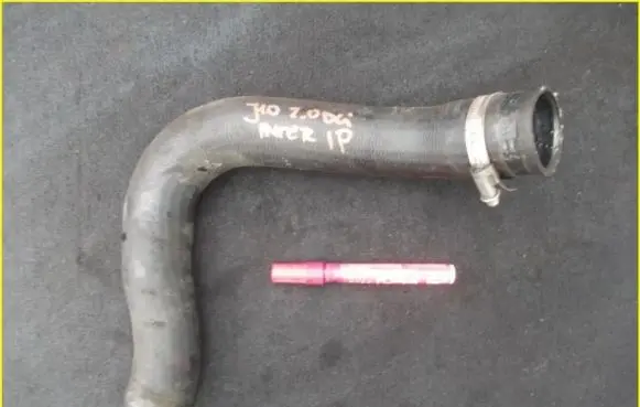 Nissan Qashqai+2 Intercooler hose/pipe
