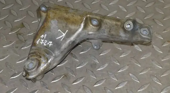 Mercedes-Benz SL R230 Engine mounting bracket A1132231504