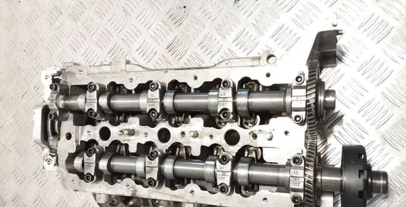 Jeep Grand Cherokee Engine head 90352085F