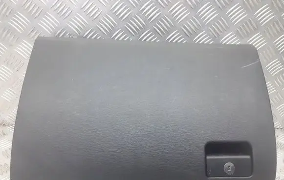 Toyota Avensis T270 Glove box 55550-05090