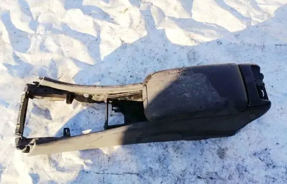 Mercedes-Benz C W203 Armrest e037611021