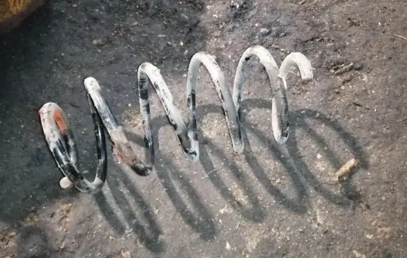 Volkswagen PASSAT B7 Front coil spring