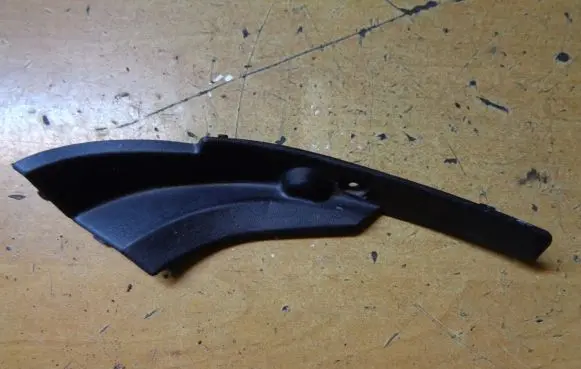 Mazda 2 Windshield trim D65151PB1